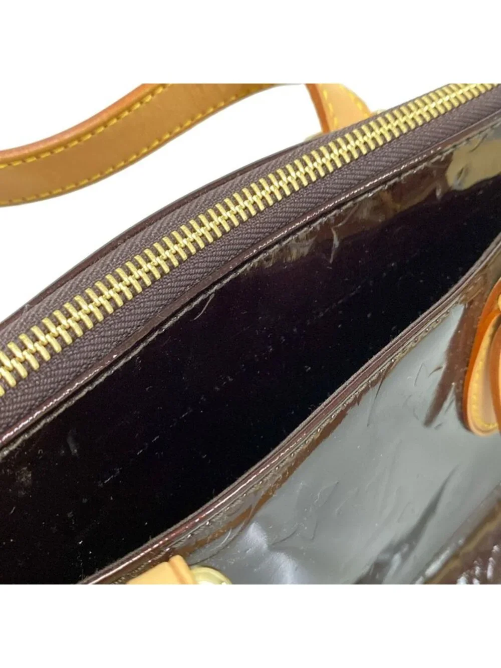 Louis Vuitton Shoulder Bag Monogram Vernis Rosewood Avenue Amarante Leather